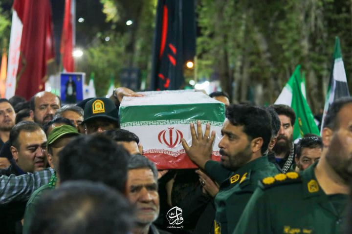 📸 #گزارش_تصویری  🔴 تجمع مردم دارالولایه مهریز در پی شهادت آیت الله العظمی سیدعلی خامنه‌ای